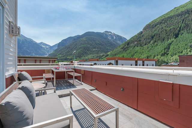 Top Deck, Plum Guide home in Colorado, US