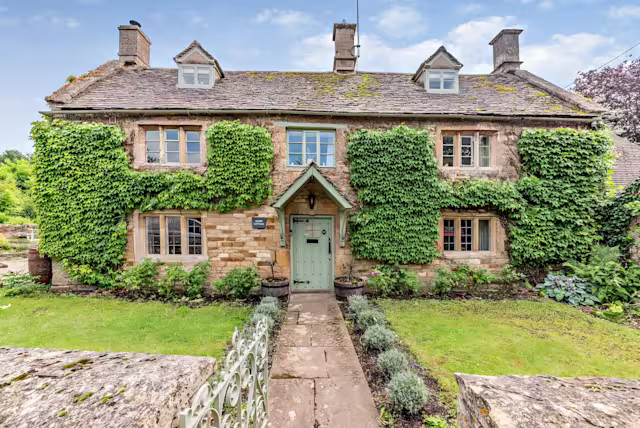 The Traveller's Tale, Plum Guide home in the Cotswolds