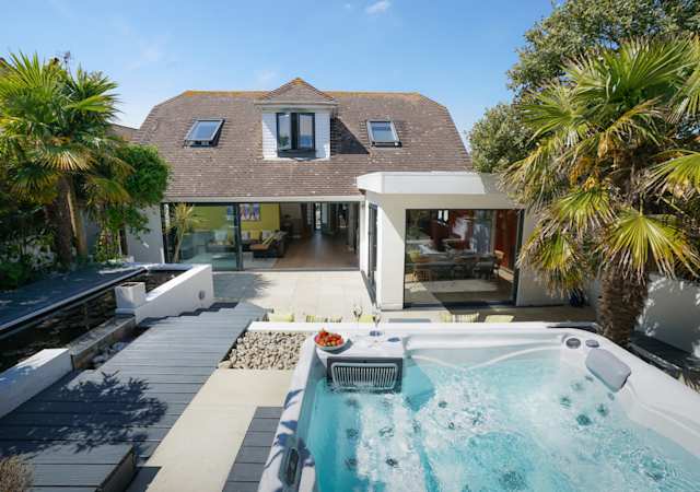 Coastal Hideaway, Plum Guide home in West Sussex, UK