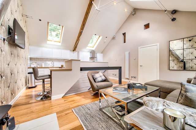 Carriages, Plum Guide home in New Town Edinburgh