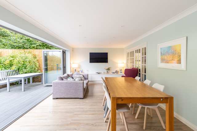 Opening Up, Plum Guide home in Bristol, UK