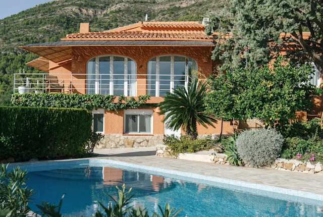 Garden of Harmony, Plum Guide home in Alicante