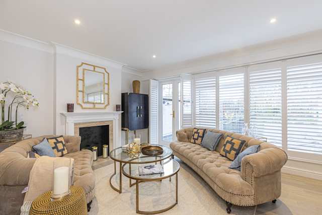 Champagne Supernova, Plum Guide home in London