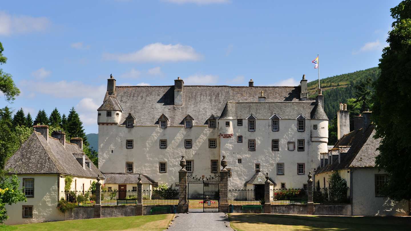 Traquair House, Innerleithen, Scottish Borders | Image by byb64 is licensed under CC BY-NC-SA 2.0