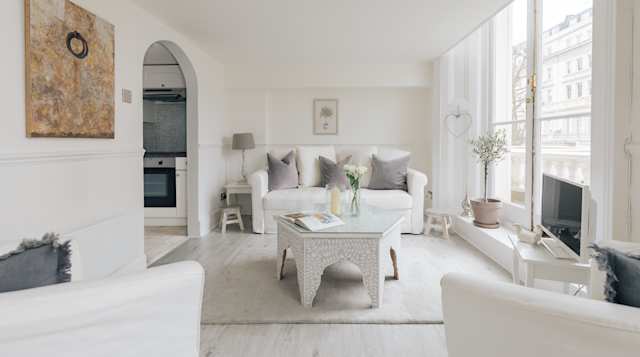 White Doves, Plum Guide home in London