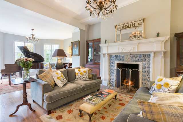 A Royal Banquet, Plum Guide home in Devon, UK