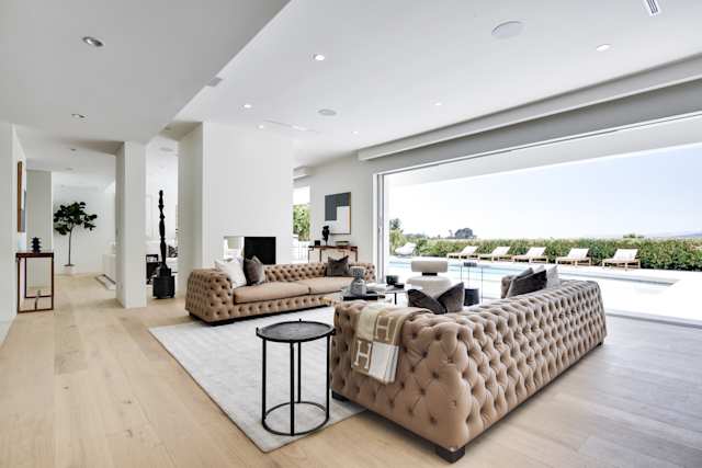 Classic Martini, Plum Guide home in Los Angeles