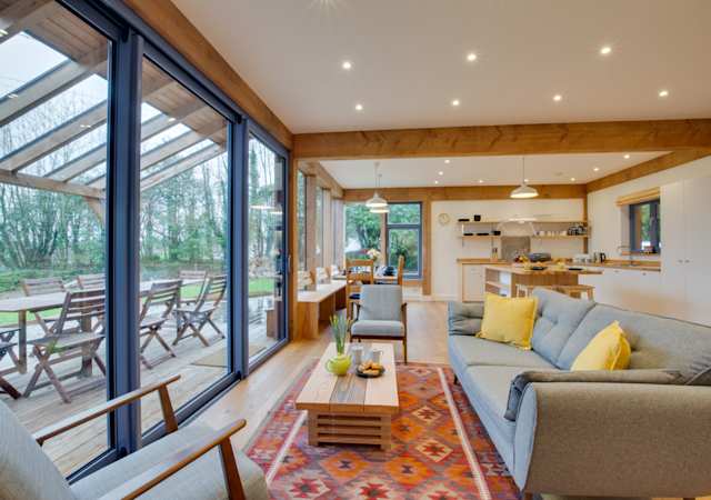 Woodland Glade, Plum Guide home in Cornwall