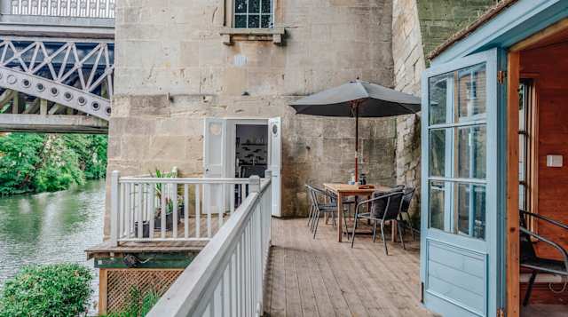 The Bridge, Plum Guide home in Somerset