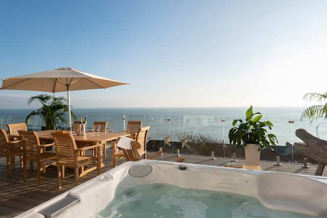 Sophie's Sunset, Plum Guide home in East Sussex