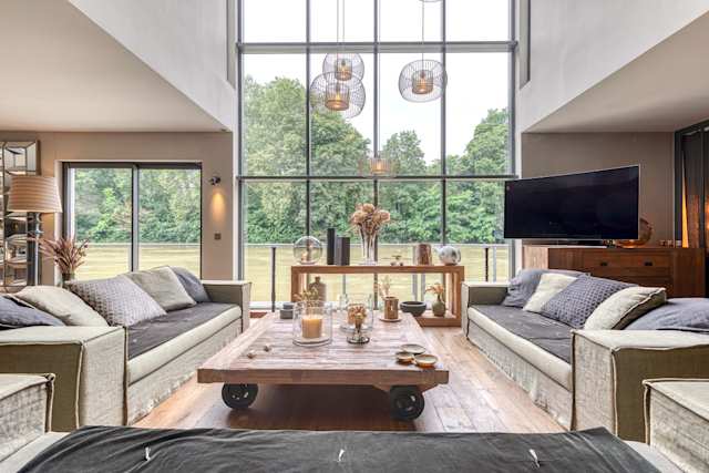 Float Away With Me, Plum Guide home in Paris, France