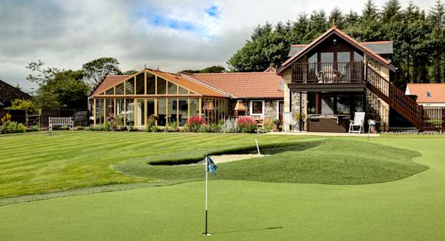 Hole in One, Plum Guide home in Cupar, Fife