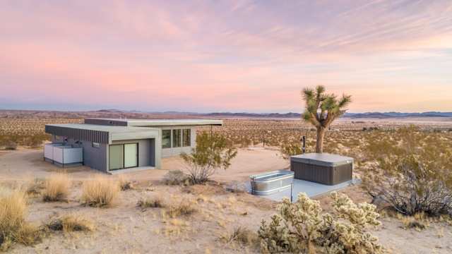 Dividing Line, Plum Guide home in Joshua Tree, California