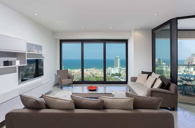 Sky City, Plum Guide home in Tel Aviv