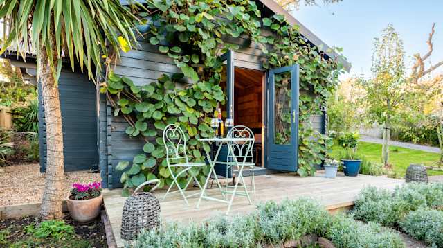 Shingle Beach, Plum Guide home in Hampshire, UK