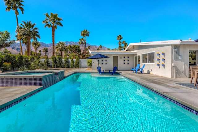 The Screwdriver, Plum Guide home in Palm Springs