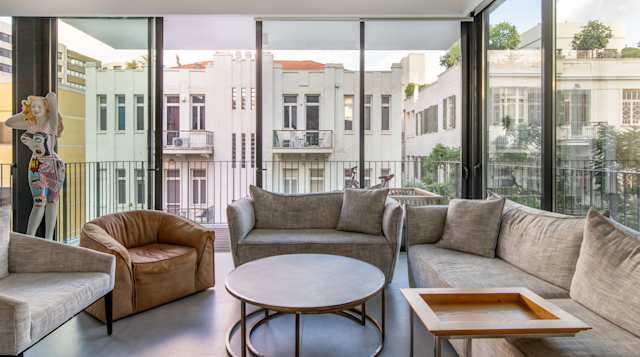 Dame in Disguise, Plum Guide home in Tel Aviv, Israel