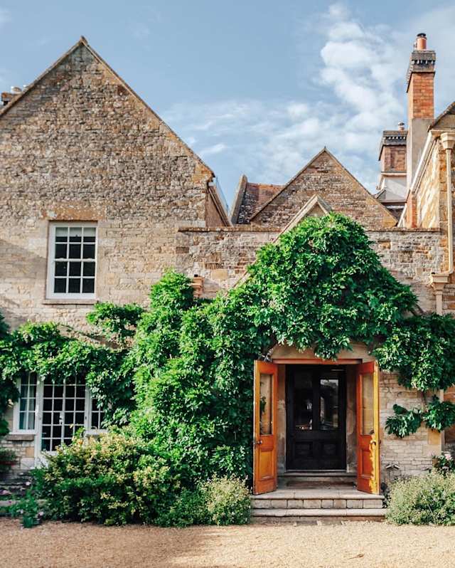 Gwen's Portrait, Plum Guide home in the Cotswolds