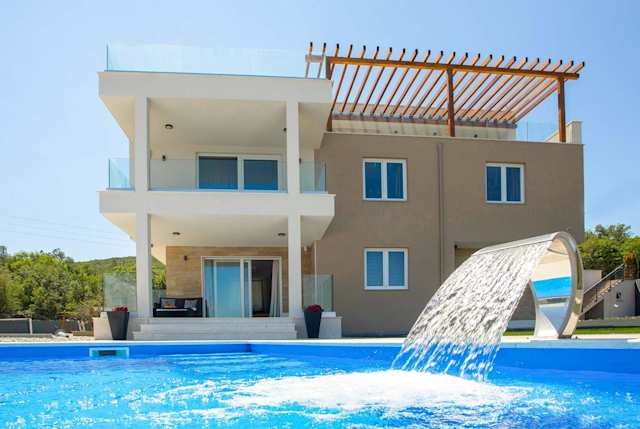 Game Set Match, Plum Guide home in Croatia