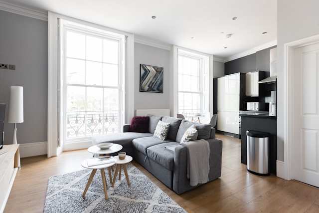 Silver Grey, Plum Guide home in Bristol