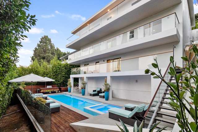 Sunset Plaza, Plum Guide home in Los Angeles