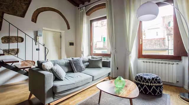 Rolling Lyric, Plum Guide home in Florence