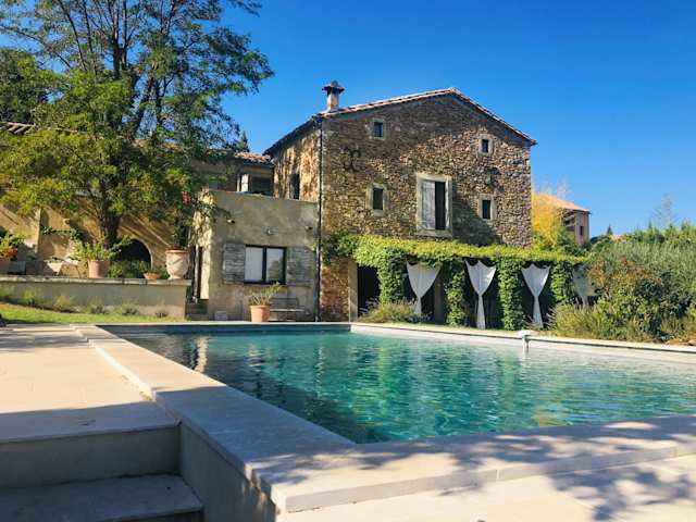 Fresh Linen, Plum Guide home in France