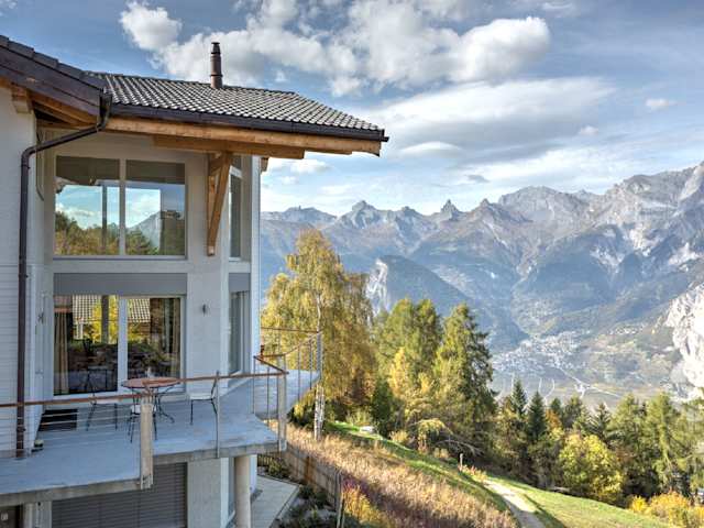 Mountain Blossom, Plum Guide home in Switzerland