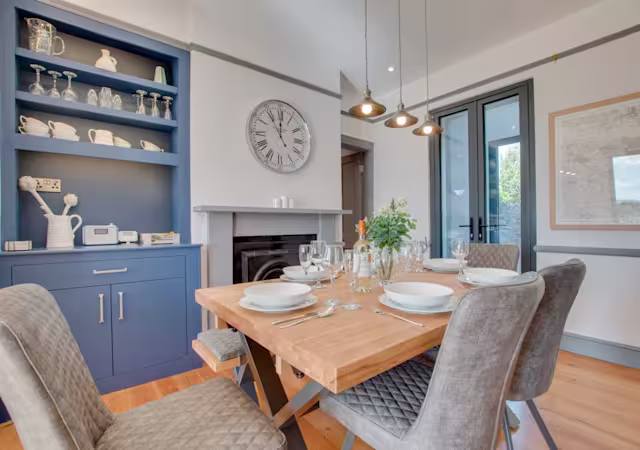 Guardian of the Bay, Plum Guide home in Devon