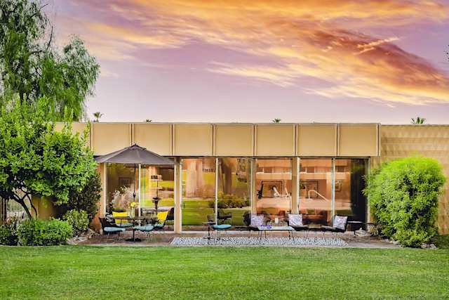 Ritz Rose, Plum Guide home in Palm Springs