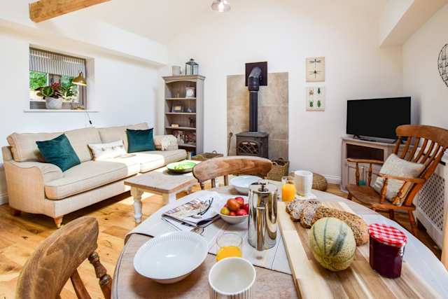 The Hayloft at Walnut Farm, Plum Guide home in Wiltshire, UK