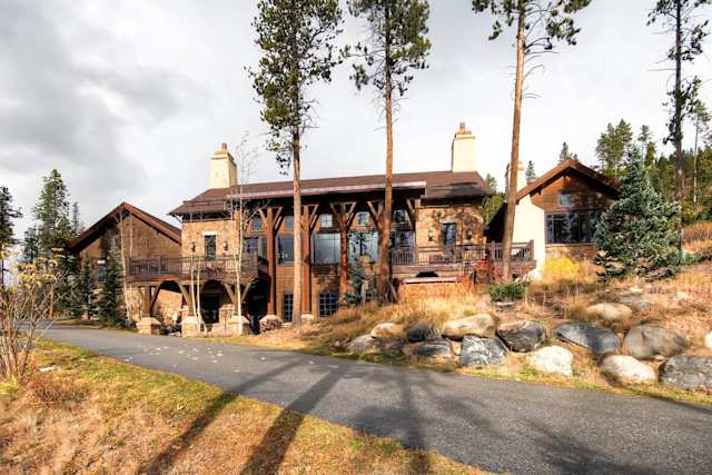 Grace Manor, Plum Guide home in Colorado, USA