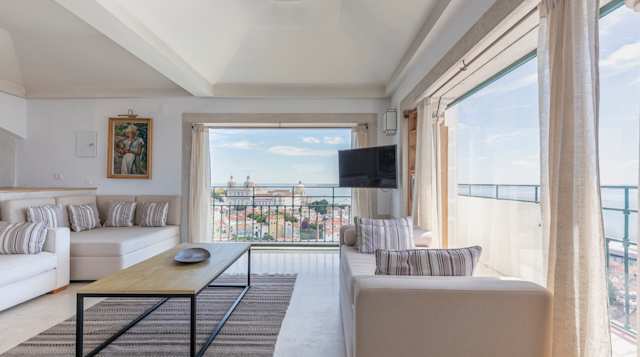 Seafarer Terrace, Plum Guide home in Lisbon