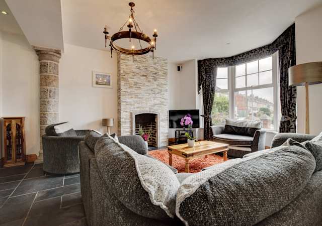 Garden Delight, Plum Guide home in Dorset, UK