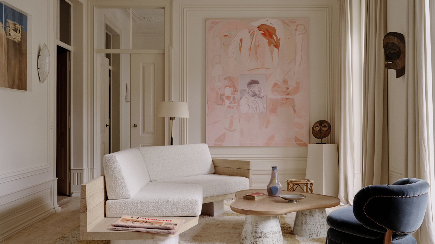 The Financial Times in a Plum Guide Home
