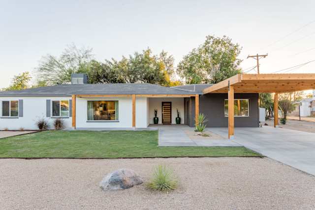 A Phoenix Breeze, Plum Guide home in Phoenix