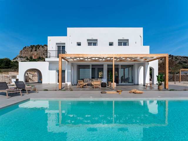 Shining Bright, Plum Guide home in Rhodes, Greece