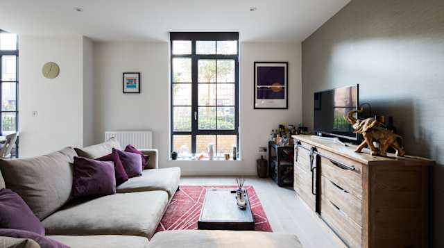 Conversations With Friends, Plum Guide home in London