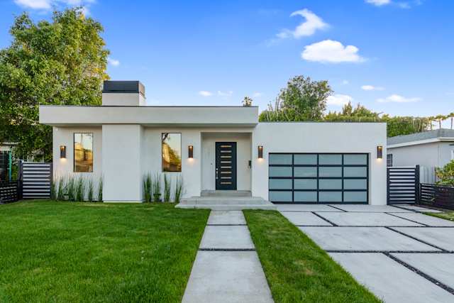 Burnet Villa, Plum Guide home in Los Angeles