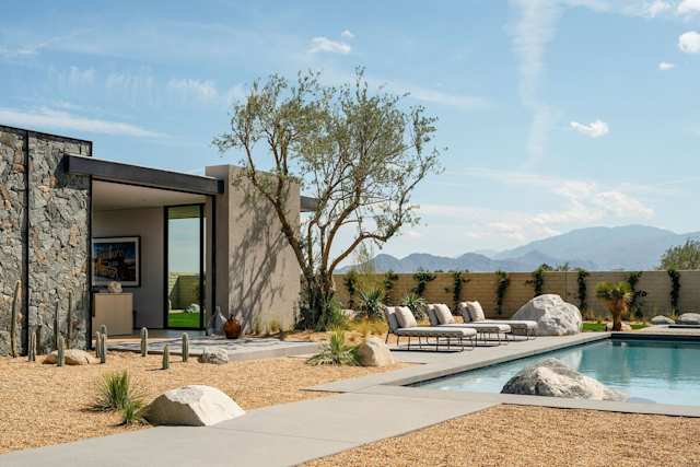 Smoking Pixels, Plum Guide home in California, USA