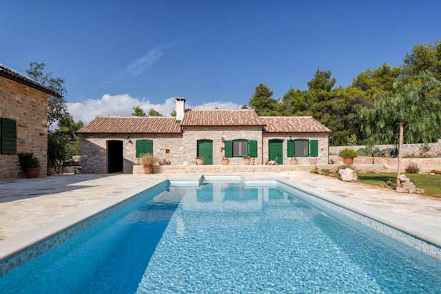 Green Shutters, Plum Guide home in Hvar, Croatia
