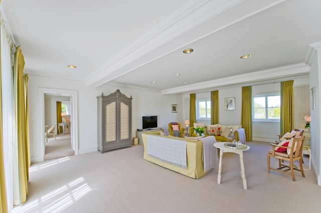 Court Suite, Plum Guide home in London