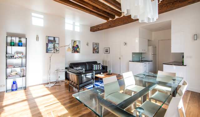 Pablo's Portraits, Plum Guide home in Paris