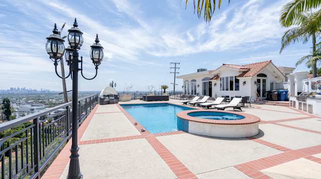 Sire, Plum Guide home in Los Angeles