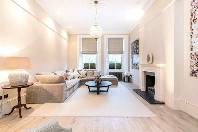 Back In The Saddle, Plum Guide home in London