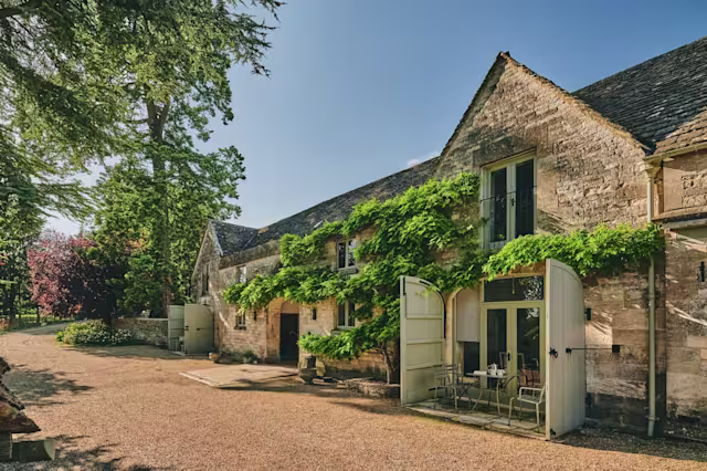 The Old Village Mill, Plum Guide home in the Cotswolds
