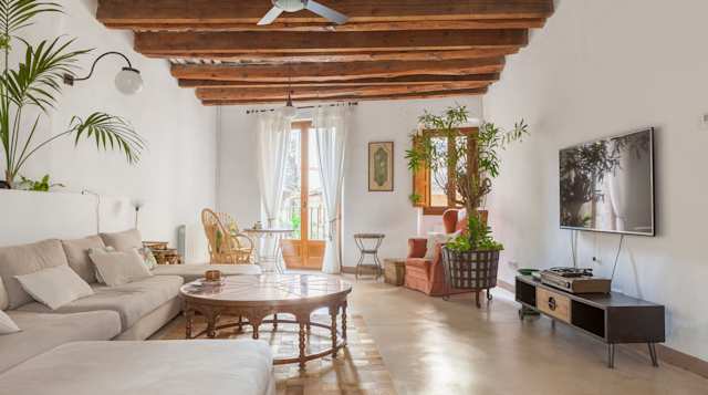 Eden Project, Plum Guide home in Barcelona