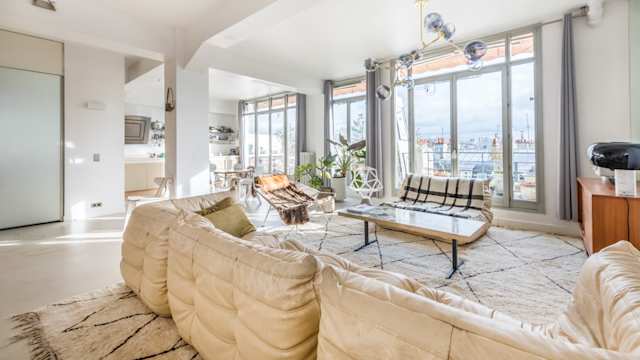 The Starship, Plum Guide home in Paris