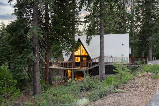 Pine Apex, Plum Guide home in Lake Tahoe, USA
