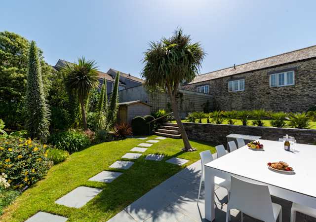 La La Lilypad, Plum Guide home in Cornwall, UK